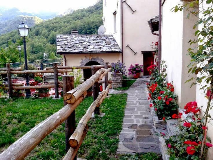 Borgo Delle Panie Bed & Breakfast Careggine Ngoại thất bức ảnh